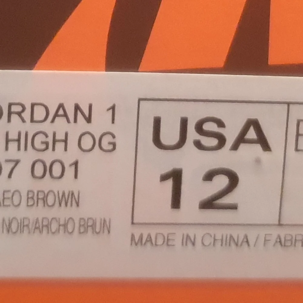 Jordans 1 Retro High OG - Picture 5 of 5